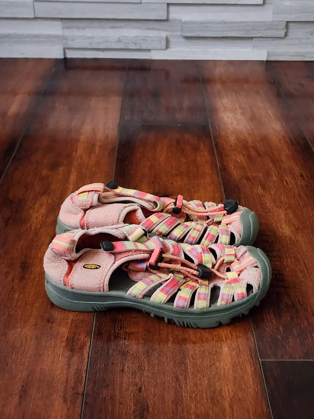 KEEN Newport H2 Kids Waterproof Sandals Pink Stripe Closed Toe Hiking Water Shoe